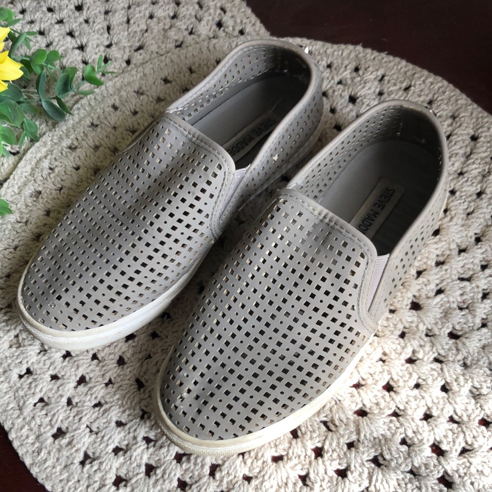Steve Madden Women’s Gray Lattice Cut Casual  Loafers Slip Ons Sneakers SZ 6